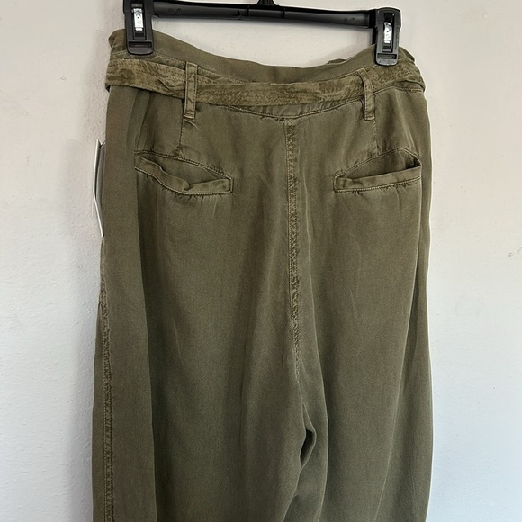 Treasure & Bond khaki green cargo style pants, women’s size 10. Never worn. - Picture 4 of 10